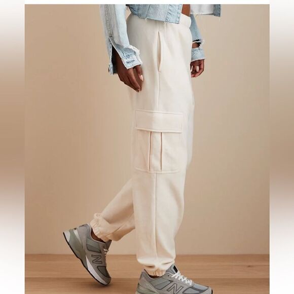 American Eagle Fleece‎ Baggy Cargo Jogger Sz M Beige Unisex NWT IN PACKAGING - Picture 4 of 7